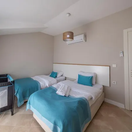 Meropis 2 Hotel 4*
