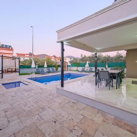 Meropis 2 Hotel 4*